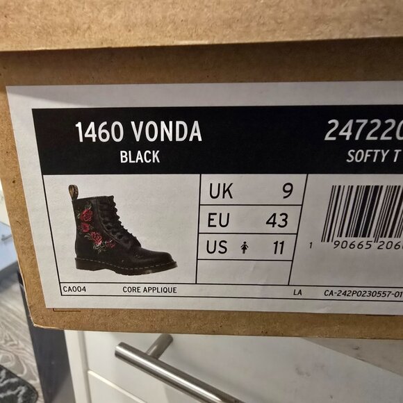 Dr Martens 1460 Vonda 8 Eye Lace Up Rose Embroidered COMBAT BOOTS MENS SIZE 10 - Picture 12 of 16